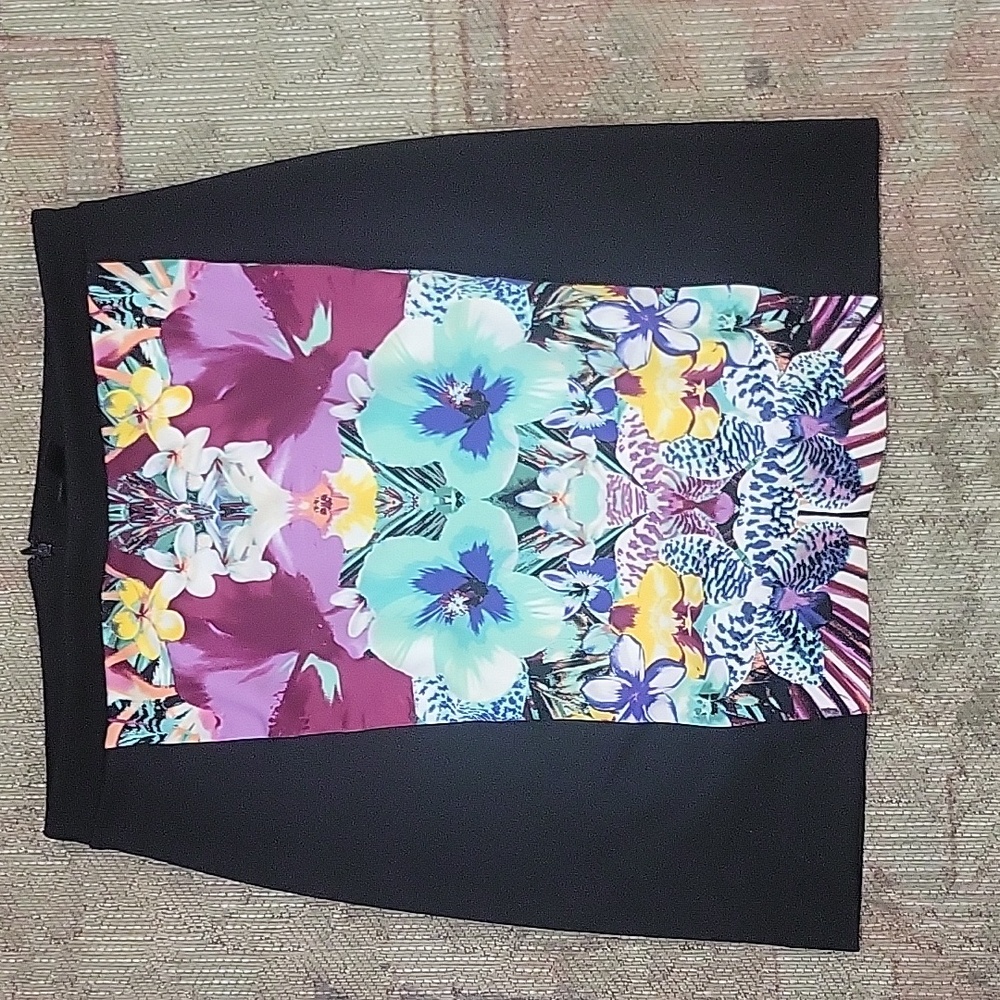 Nicole by Nicole Miller floral mini skirt size s